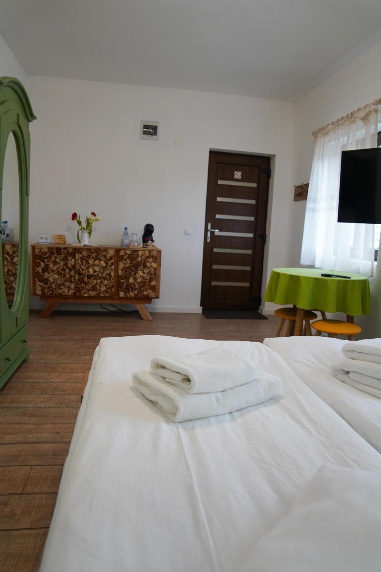 Hotel Kata - Lak BaileTusnad Esterno foto